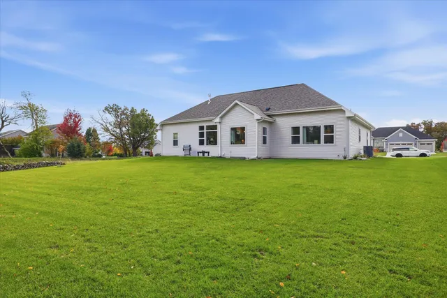 $656,900 | 842 Medina Drive, Mukwonago, WI 53149