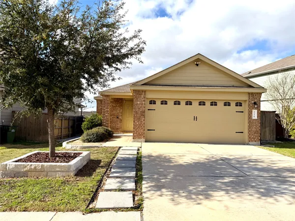 $1,675 | 216 Star Pass, Jarrell, TX 76537