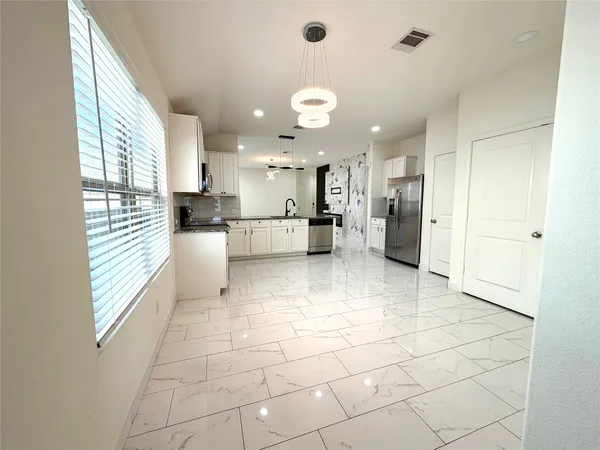 $1,675 | 216 Star Pass, Jarrell, TX 76537