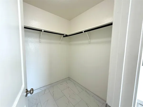 $1,675 | 216 Star Pass, Jarrell, TX 76537