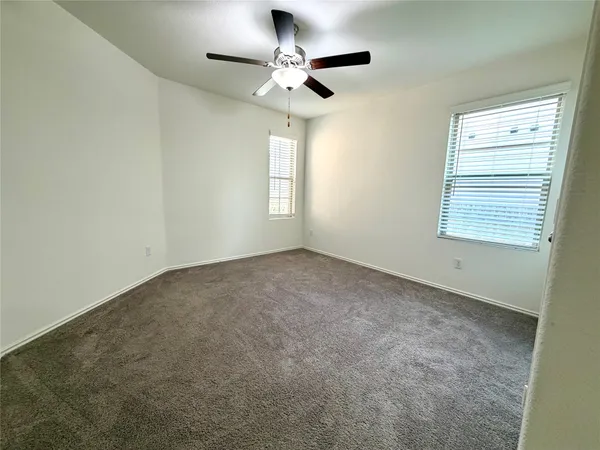 $1,675 | 216 Star Pass, Jarrell, TX 76537