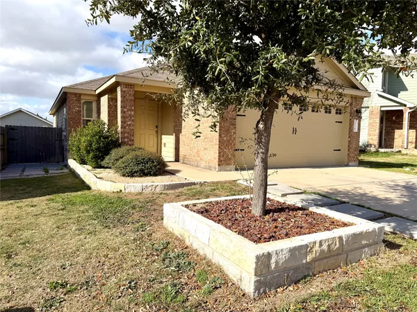 $1,675 | 216 Star Pass, Jarrell, TX 76537