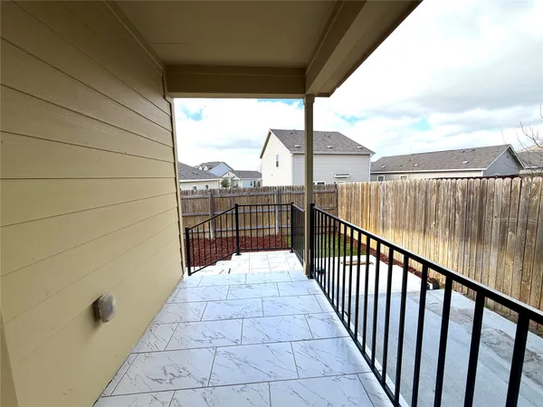 $1,675 | 216 Star Pass, Jarrell, TX 76537