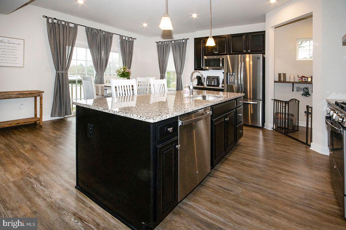 69 Circle Drive Sicklerville, NJ 08081 - Photo 6 of 38 Kitchen: Center Island w Granite Extensions
