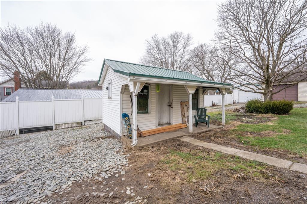 912 Maple Street Ruffs Dale, PA 15679 - Photo 23 of 34