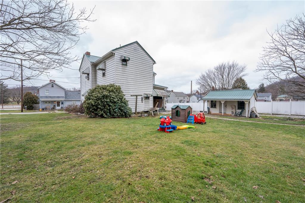 912 Maple Street Ruffs Dale, PA 15679 - Photo 26 of 34