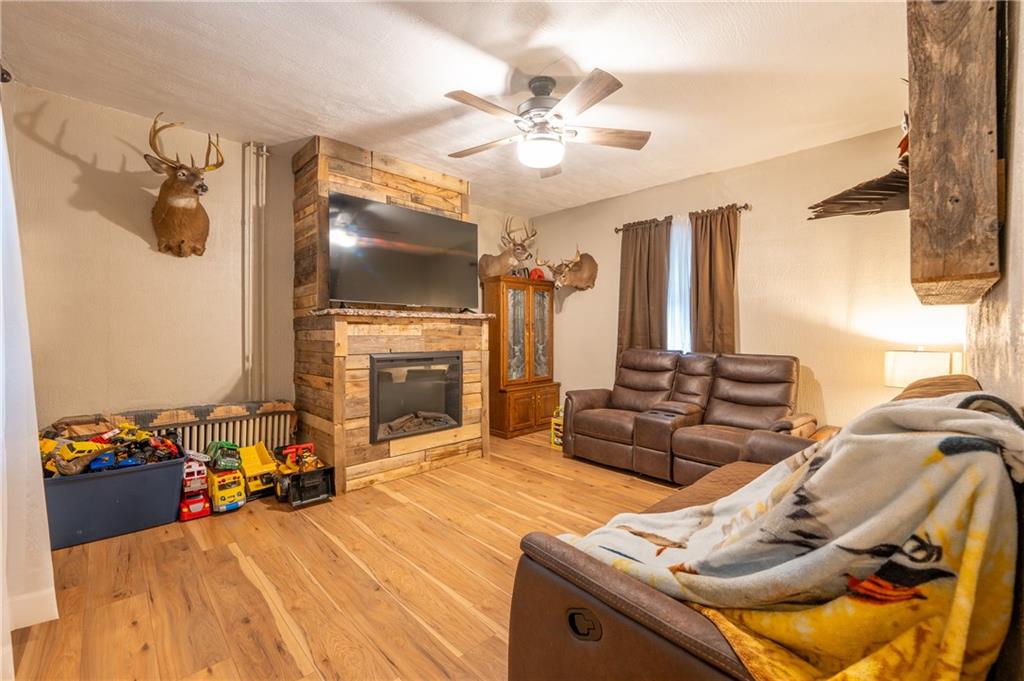 912 Maple Street Ruffs Dale, PA 15679 - Photo 4 of 34