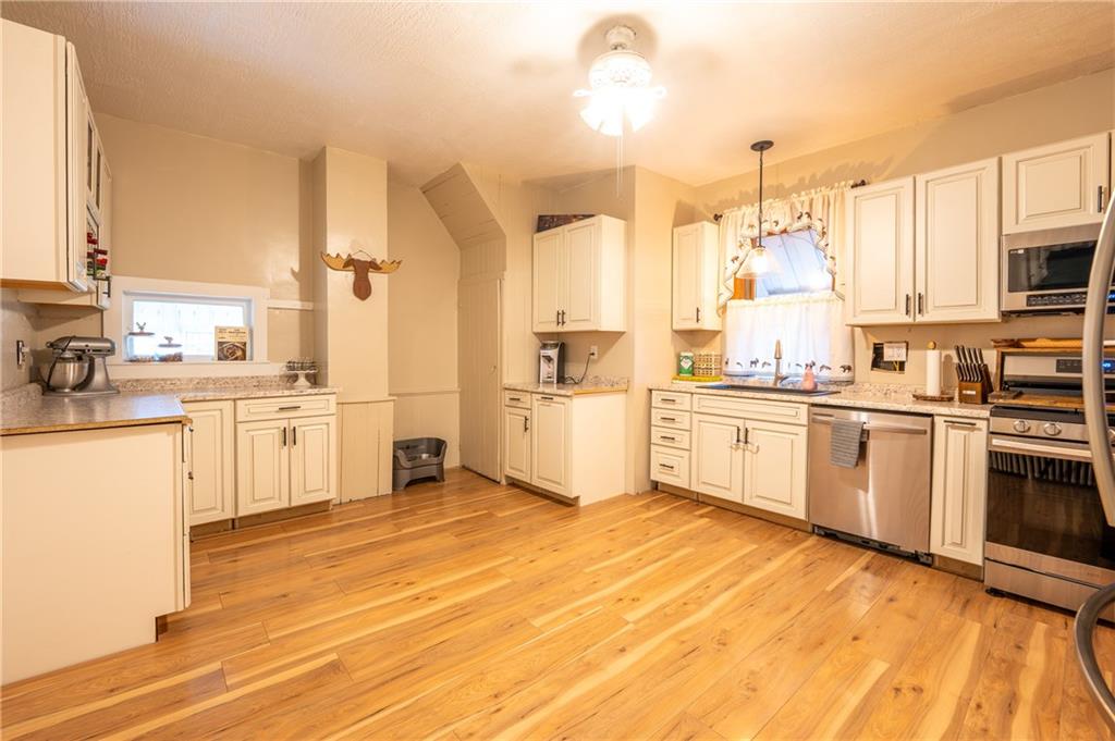 912 Maple Street Ruffs Dale, PA 15679 - Photo 9 of 34