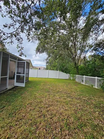 a view of an outdoor space