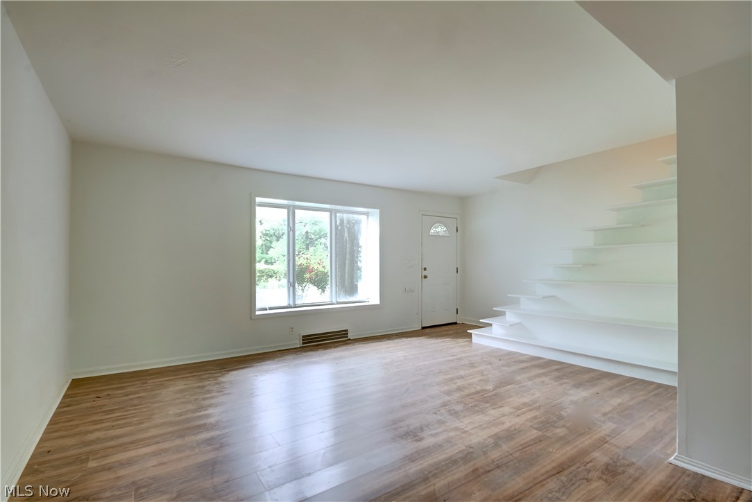 2389 Overlook Road Cleveland, OH 44106 - Photo 4 of 33