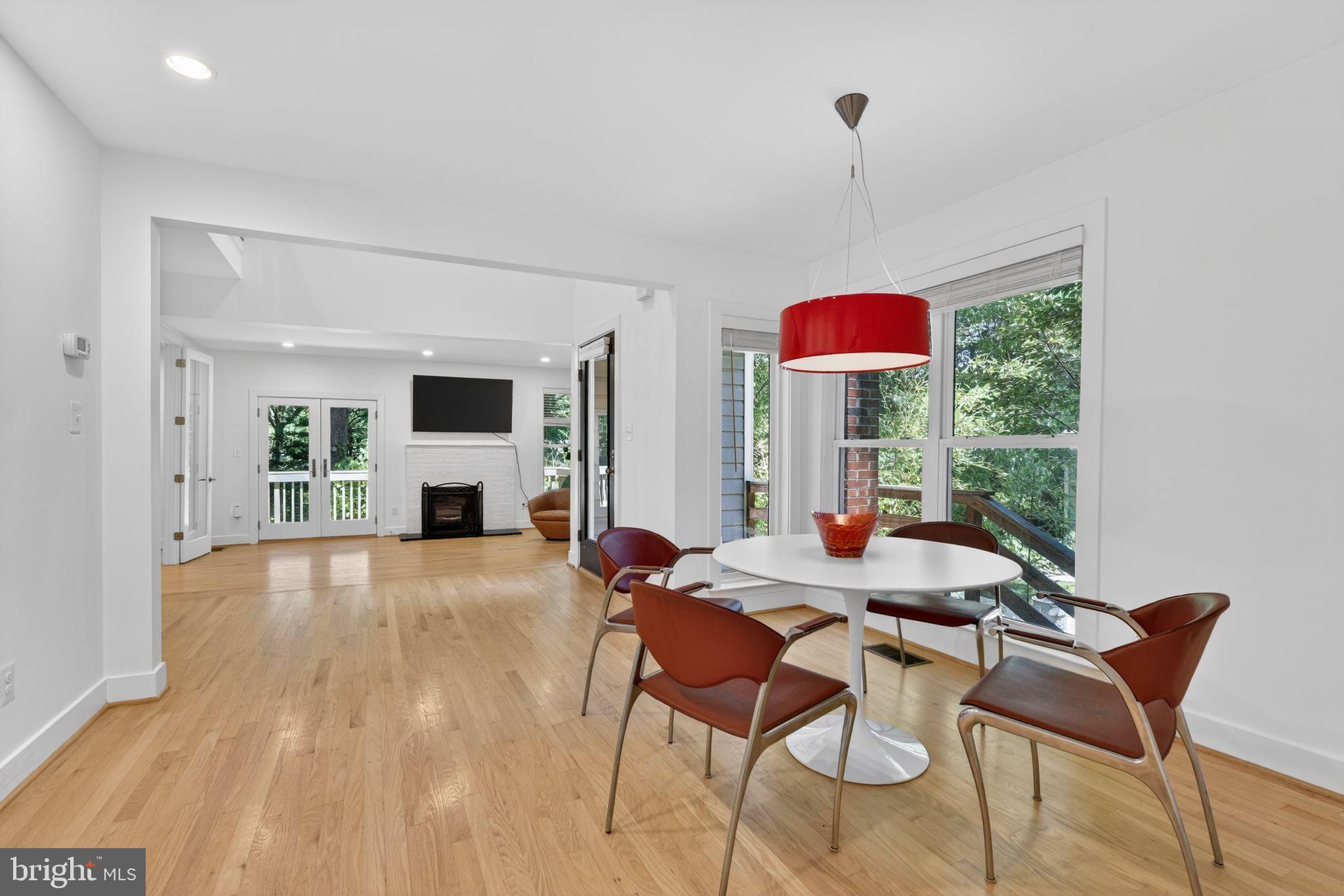 1605 Apricot Court Reston, VA 20190 - Photo 9 of 30