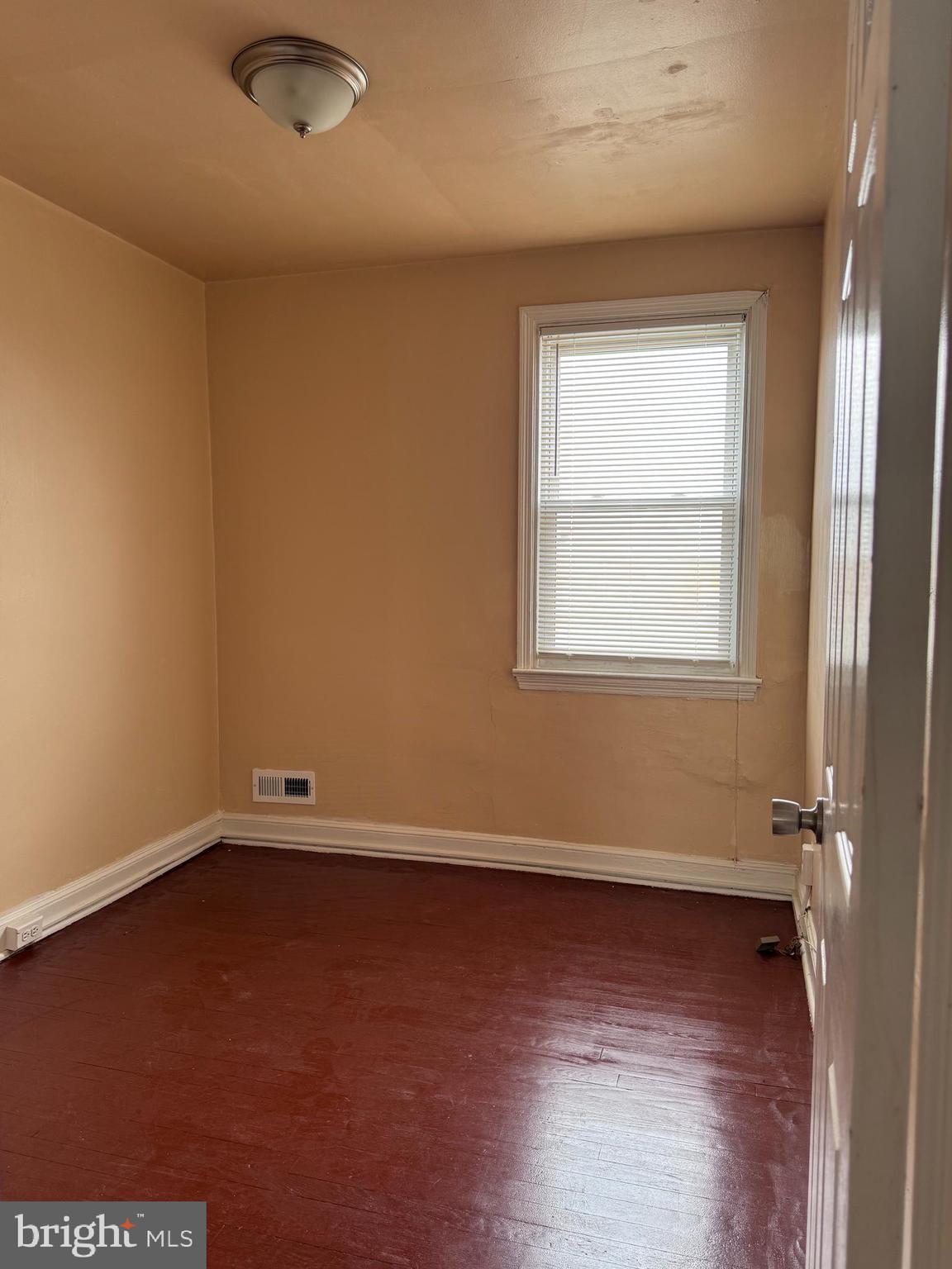 3906 Grantley Road Baltimore, MD 21215 - Photo 7 of 15 Bedroom 1