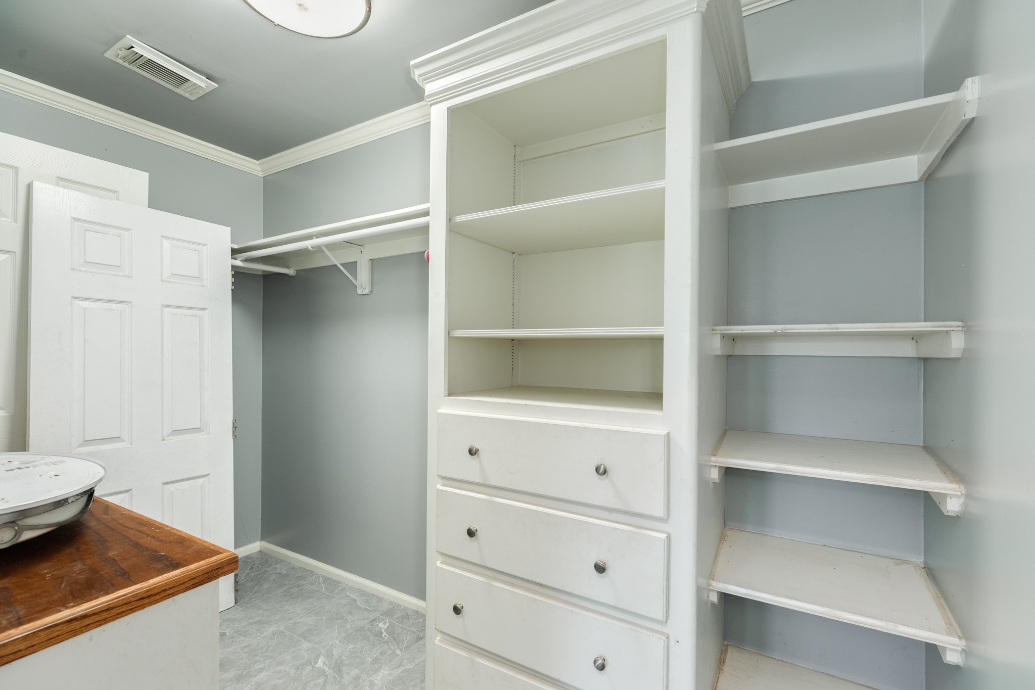 711 West Kyle Road Clute, TX 77531 - Photo 7 of 11