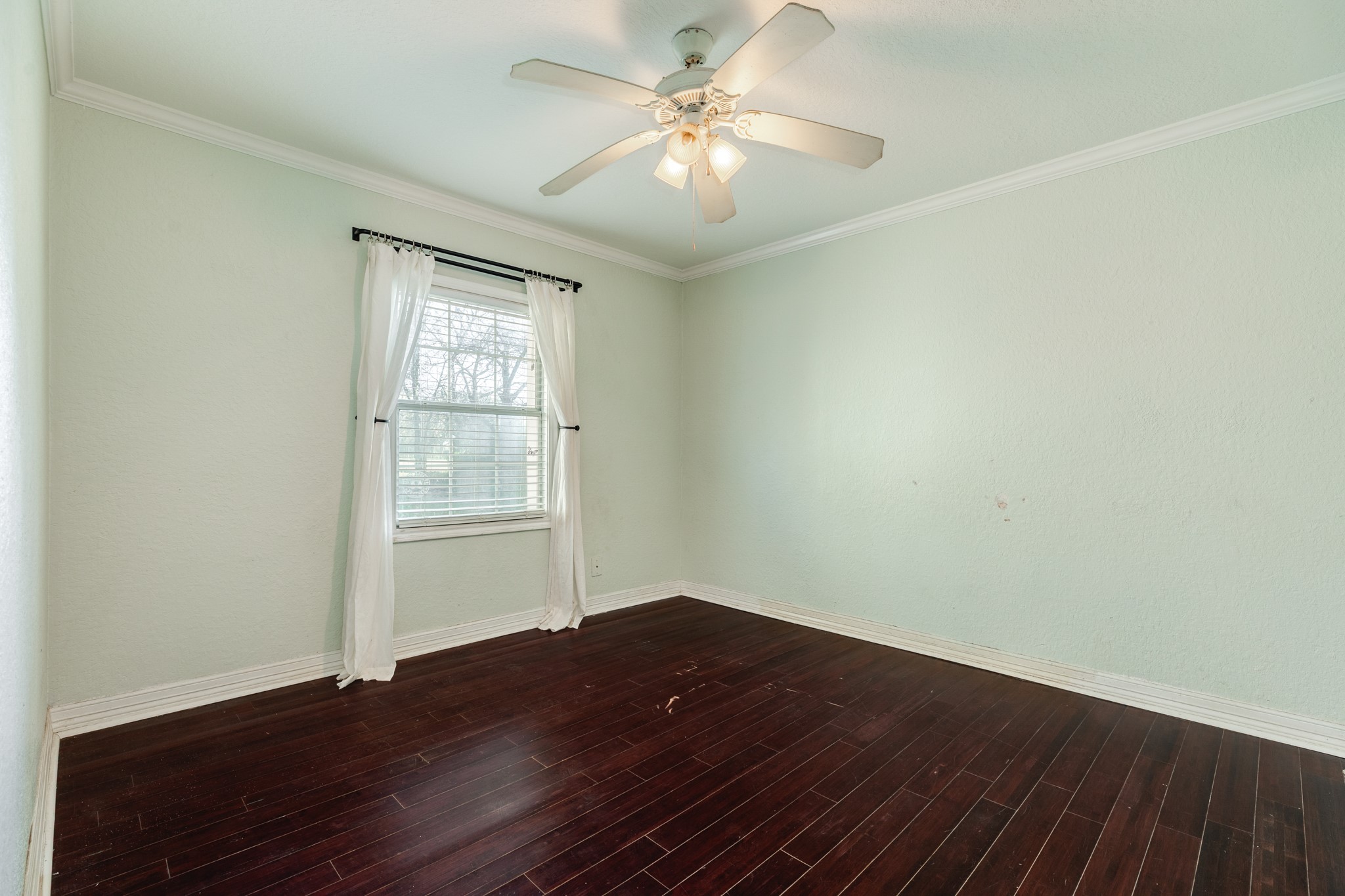 711 West Kyle Road Clute, TX 77531 - Photo 10 of 11