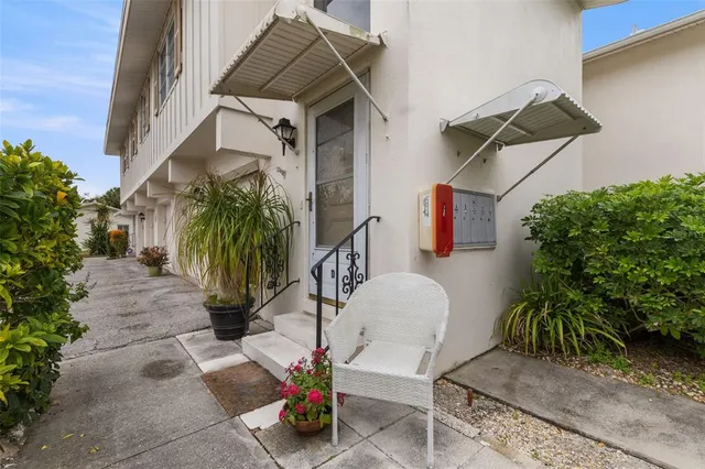 $170,000 | 3275 37th Way South, Unit D, St. Petersburg, FL 33711