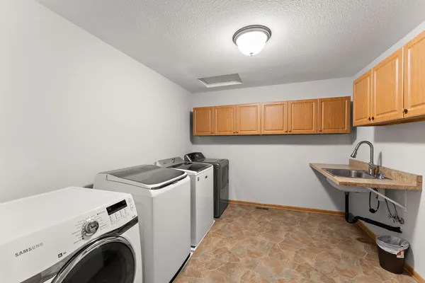 $1,150,000 | 438 Wildwood Road, Mahtomedi, MN 55115