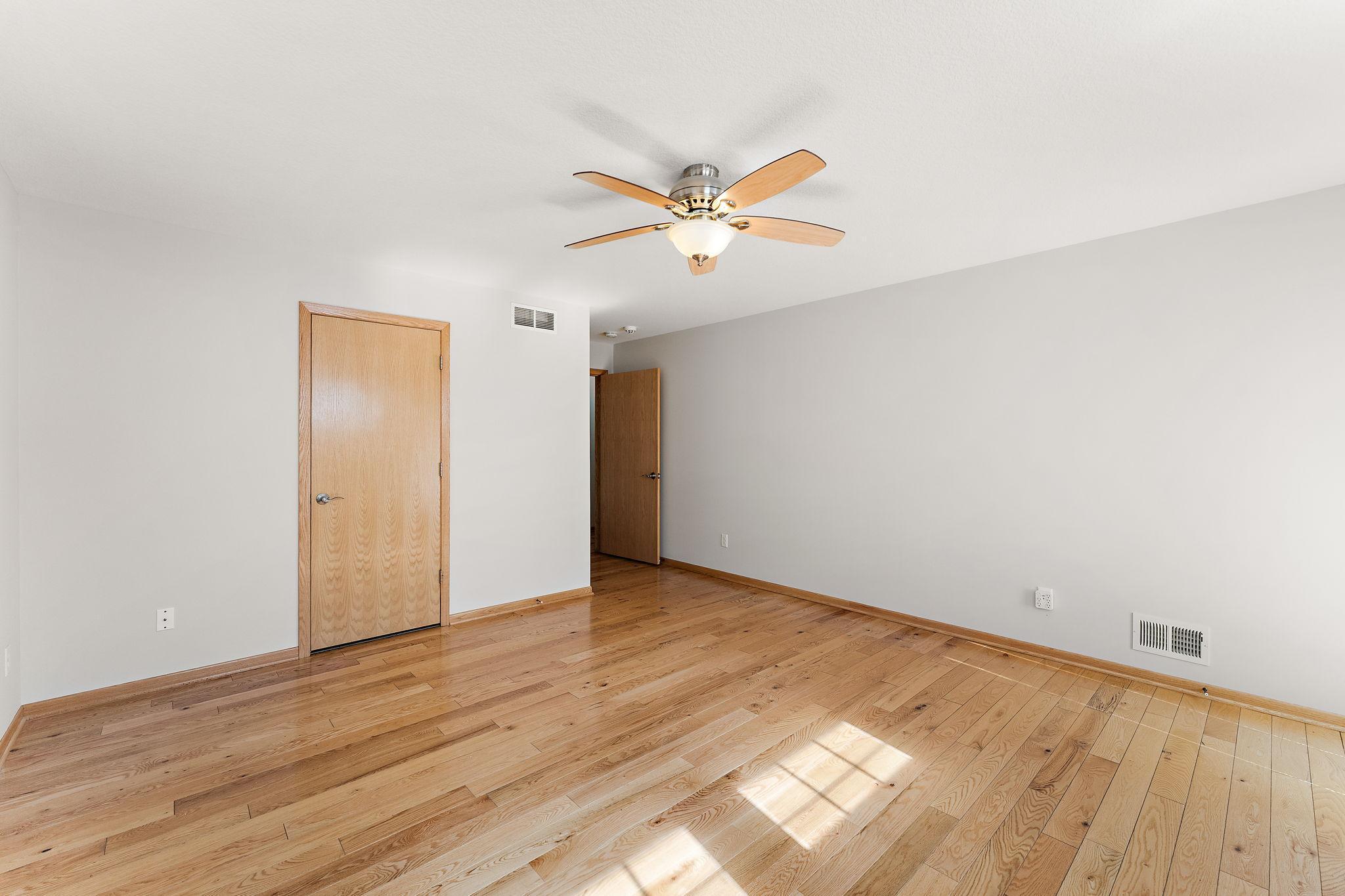 438 Wildwood Road Mahtomedi, MN 55115 - Photo 18 of 65