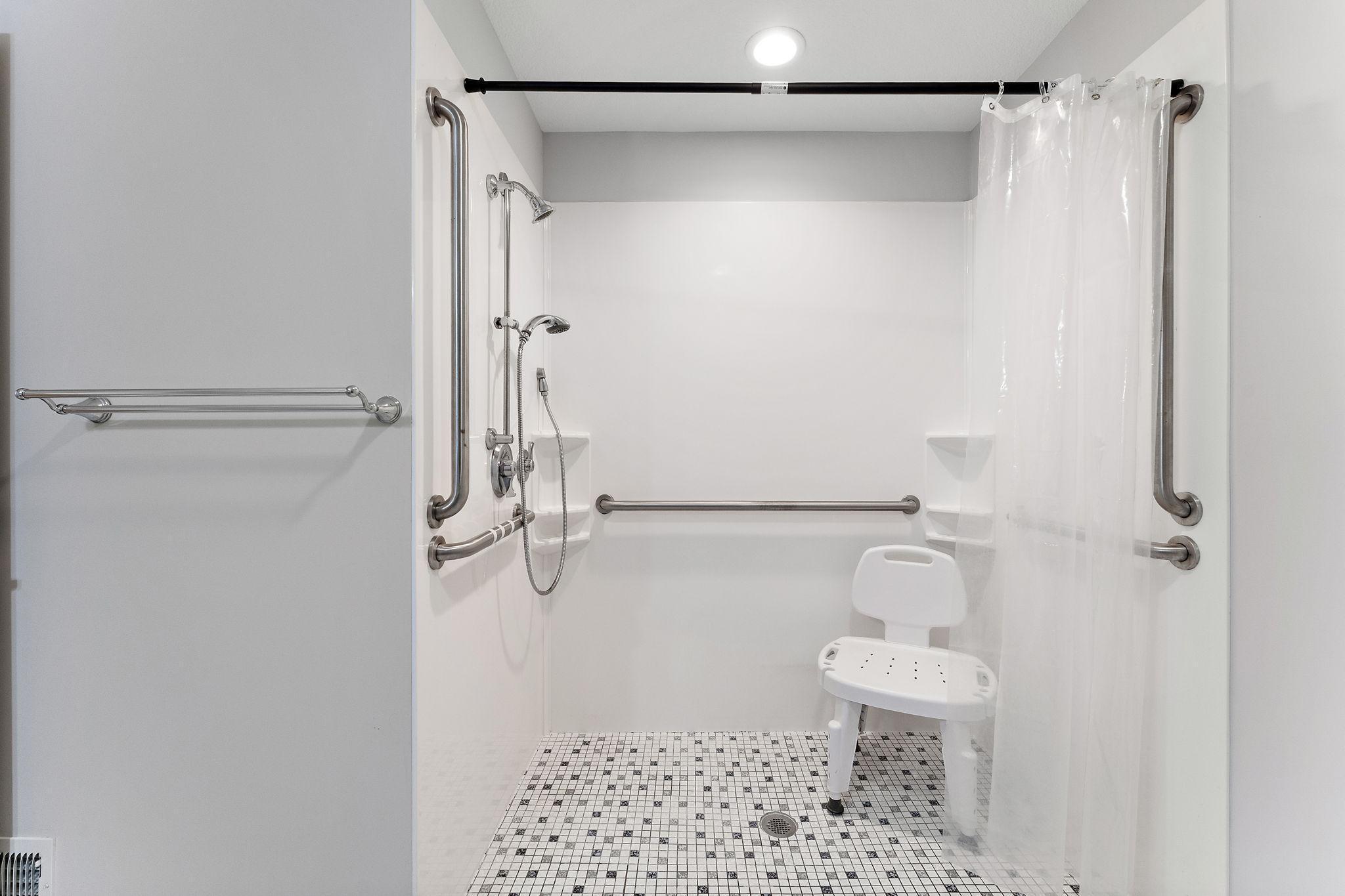 438 Wildwood Road Mahtomedi, MN 55115 - Photo 29 of 65