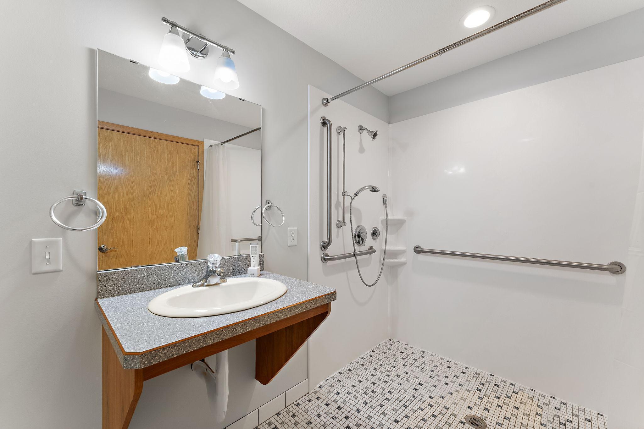 438 Wildwood Road Mahtomedi, MN 55115 - Photo 32 of 65