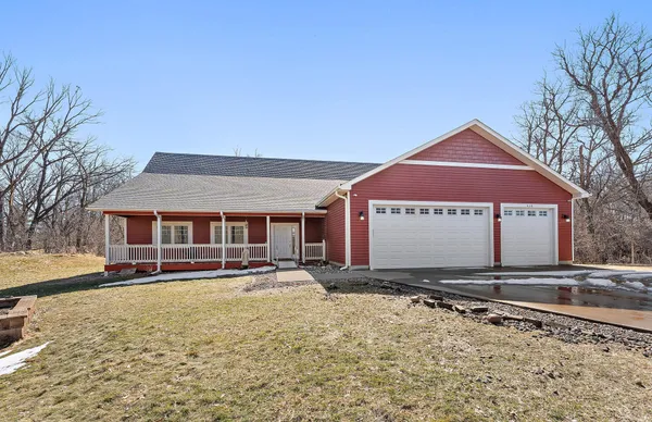 $1,150,000 | 438 Wildwood Road, Mahtomedi, MN 55115