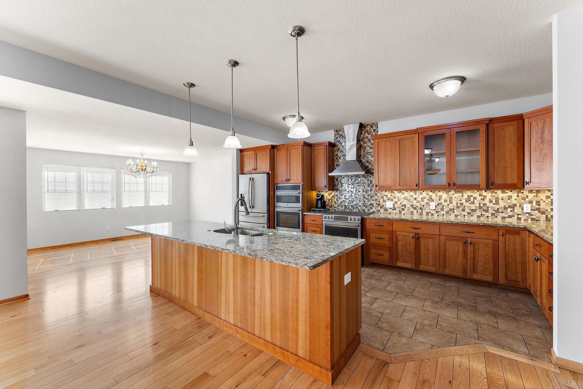 438 Wildwood Road Mahtomedi, MN 55115 - Photo 6 of 65