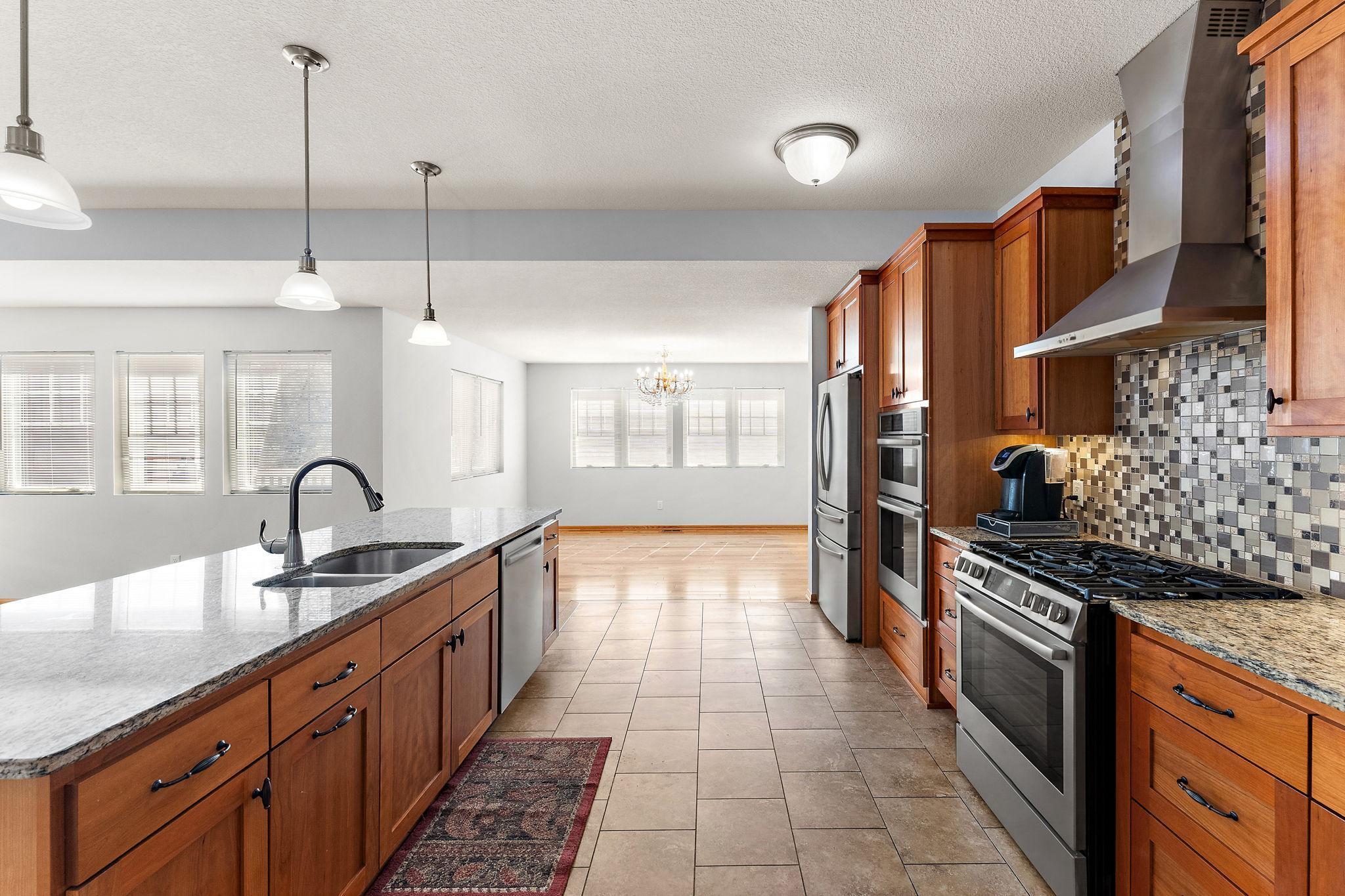 438 Wildwood Road Mahtomedi, MN 55115 - Photo 7 of 65