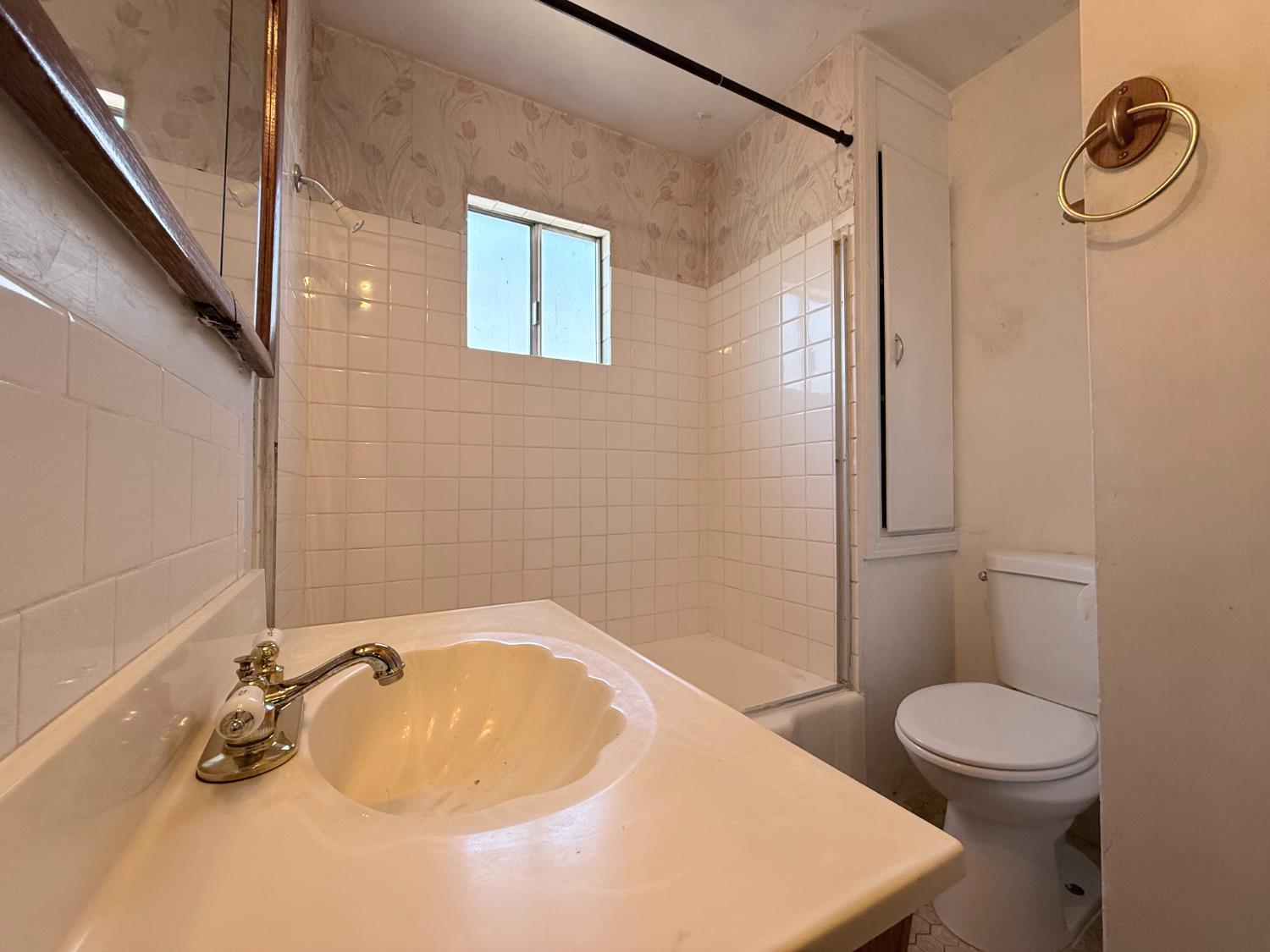 1104 Beverly Drive Modesto, CA 95351 - Photo 8 of 20