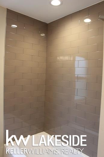 1035 Cadieux Road Grosse Pointe Park, MI 48230 - Photo 25 of 32