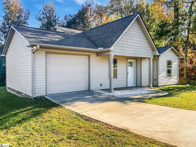 $235,000 | 422 Mt Hood Drive, Inman, SC 29349