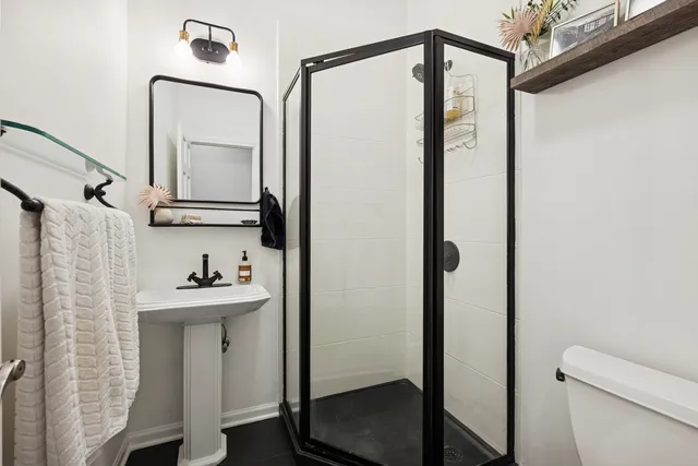 $710,000 | 873 North Marshfield Avenue, Unit 1, Chicago, IL 60622