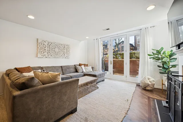 $710,000 | 873 North Marshfield Avenue, Unit 1, Chicago, IL 60622