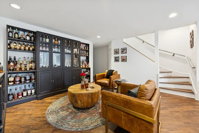 $710,000 | 873 North Marshfield Avenue, Unit 1, Chicago, IL 60622