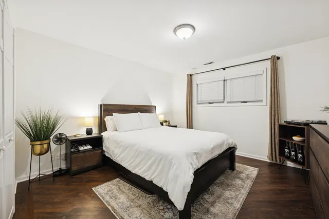 $710,000 | 873 North Marshfield Avenue, Unit 1, Chicago, IL 60622