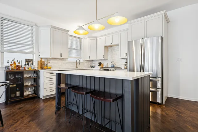 $710,000 | 873 North Marshfield Avenue, Unit 1, Chicago, IL 60622