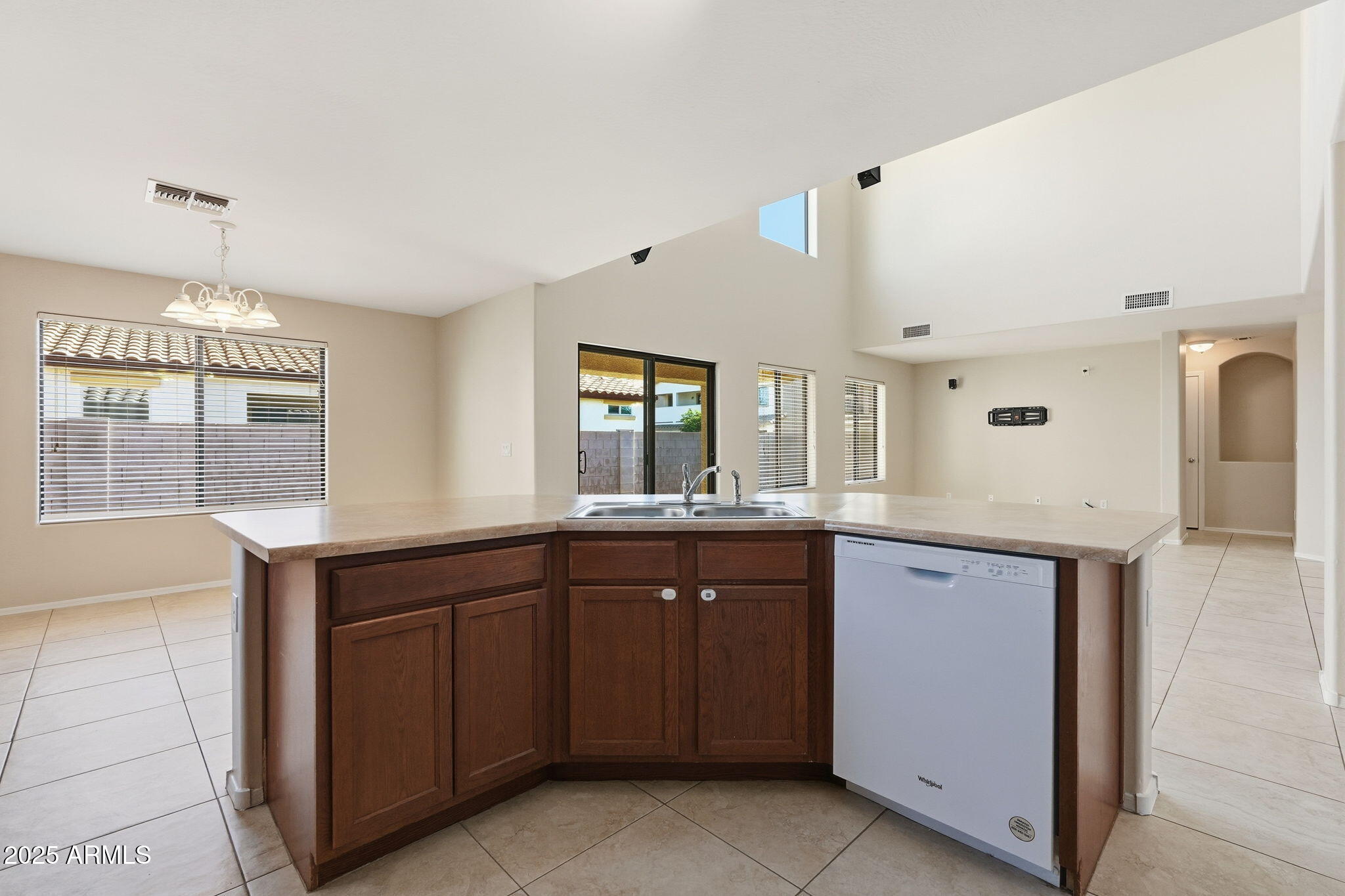 2691 South Chaparral Road Apache Junction, AZ 85119 - Photo 13 of 43