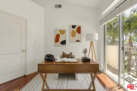 $745,000 | 4520 Fulton Avenue, Unit 14, Sherman Oaks, CA 91423