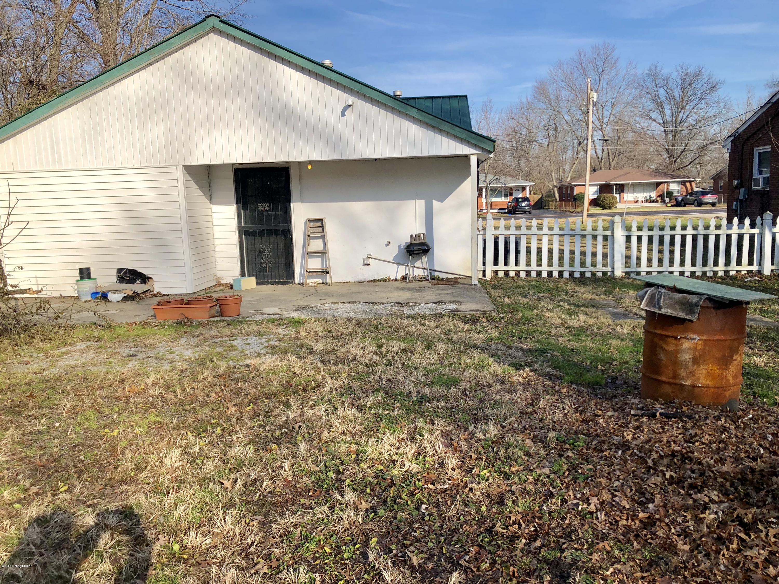4510 Dover Road Louisville, KY 40216 - Photo 5 of 15 0F99AC87-F36F-4AAB-A000-23F4C48ED0A2