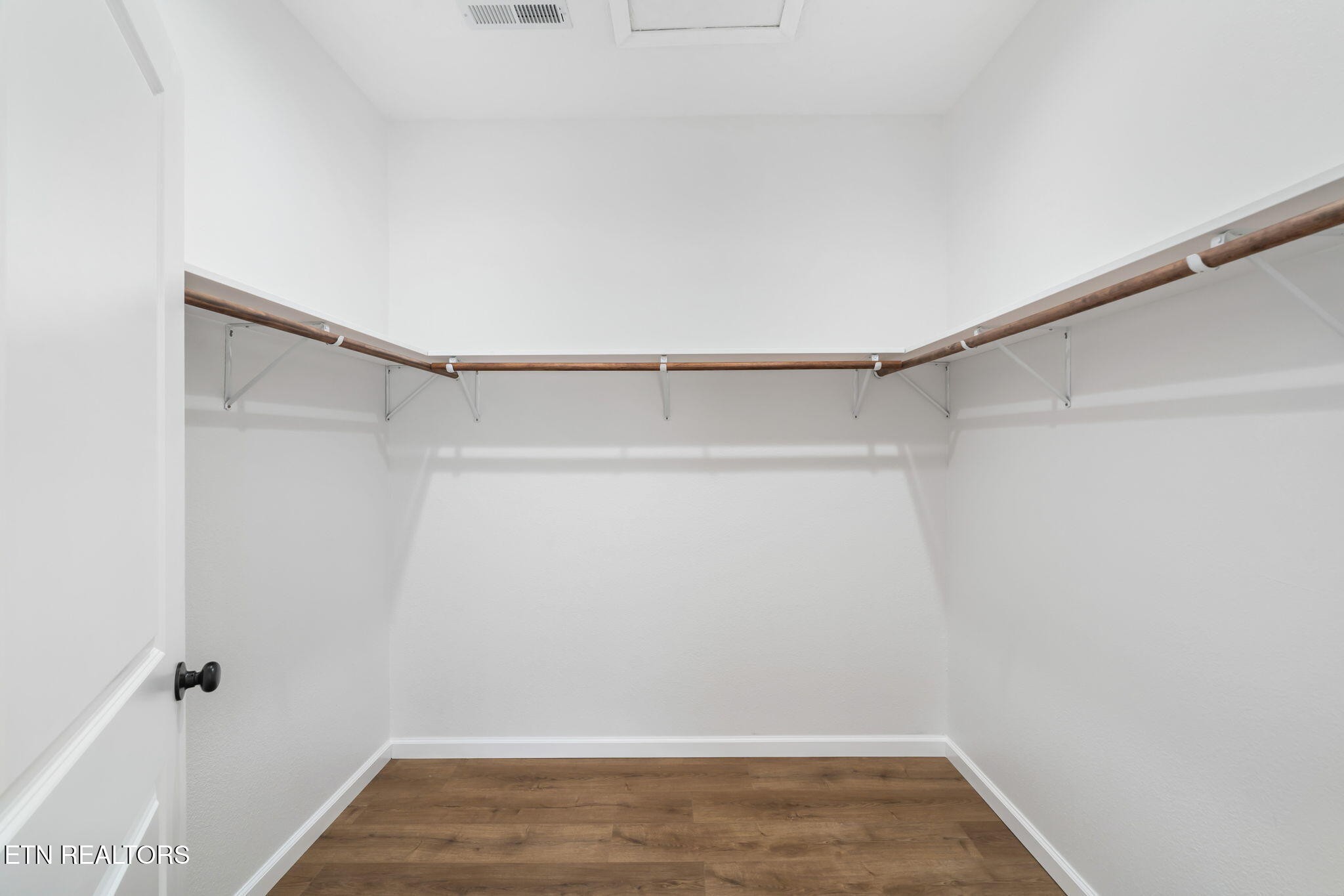 680 Kaylee Lane Del Rio, TN 37727 - Photo 24 of 41 a view of an empty walk in closet