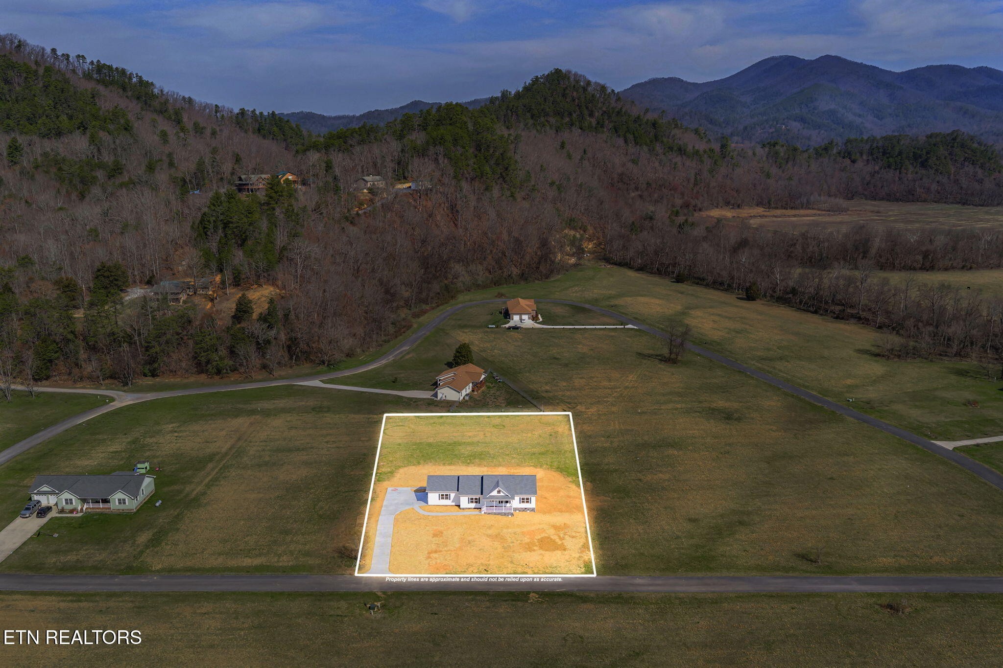 680 Kaylee Lane Del Rio, TN 37727 - Photo 39 of 41 a view of a swimming pool with a mountain