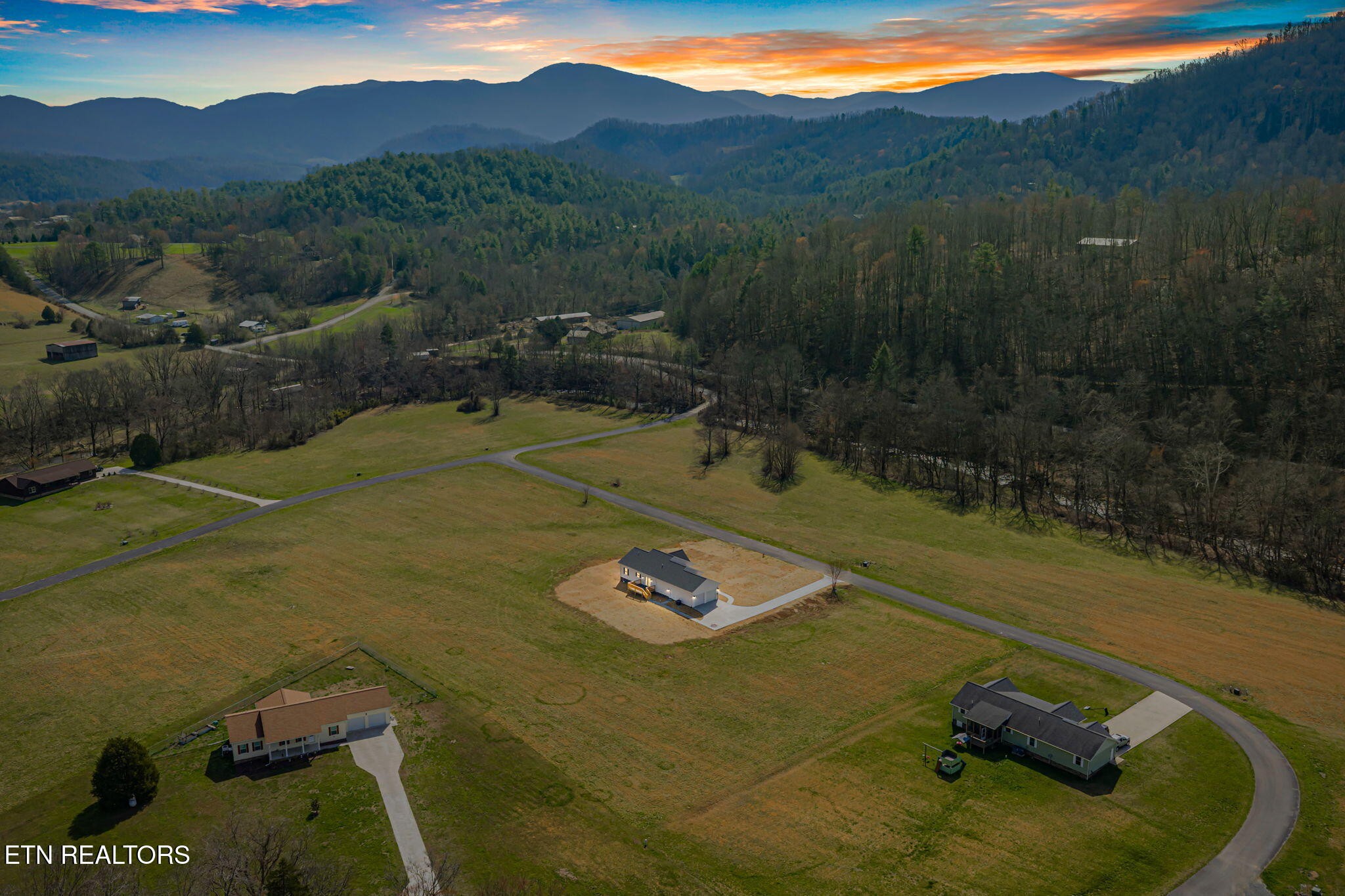 680 Kaylee Lane Del Rio, TN 37727 - Photo 5 of 41 a view of a backyard