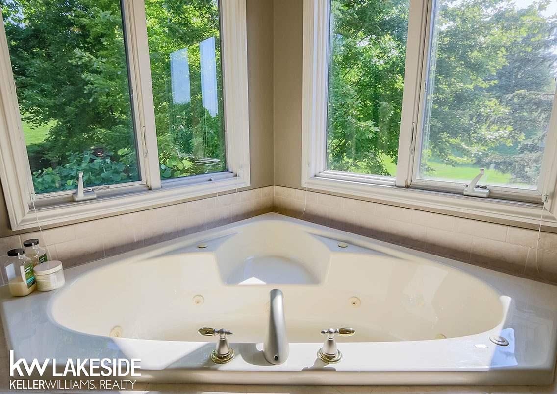 1373 Sunview Court Rochester, MI 48307 - Photo 63 of 63 50022429-64.JPG