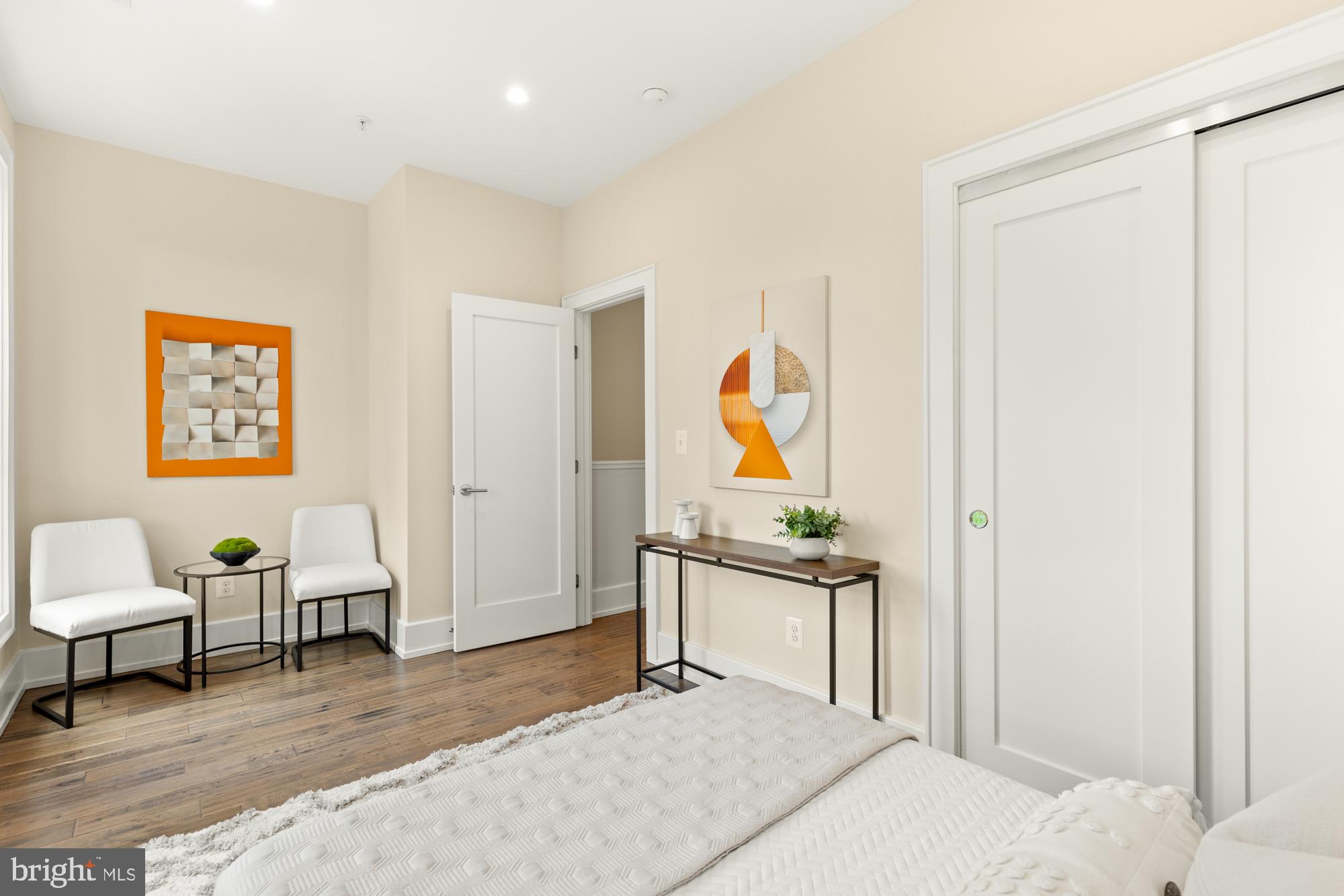 16 Grant Circle Northwest, Unit 2 Washington, DC 20011 - Photo 24 of 35 a workspace with furniture and a window