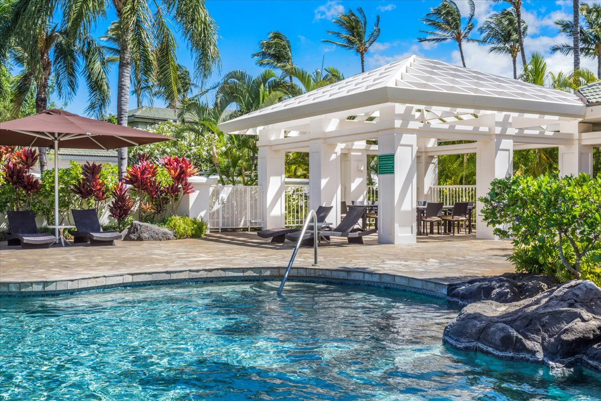 68-1375 Pauoa Road, Unit D4 Kamuela, HI 96743 - Photo 29 of 30 a view of a house with garden