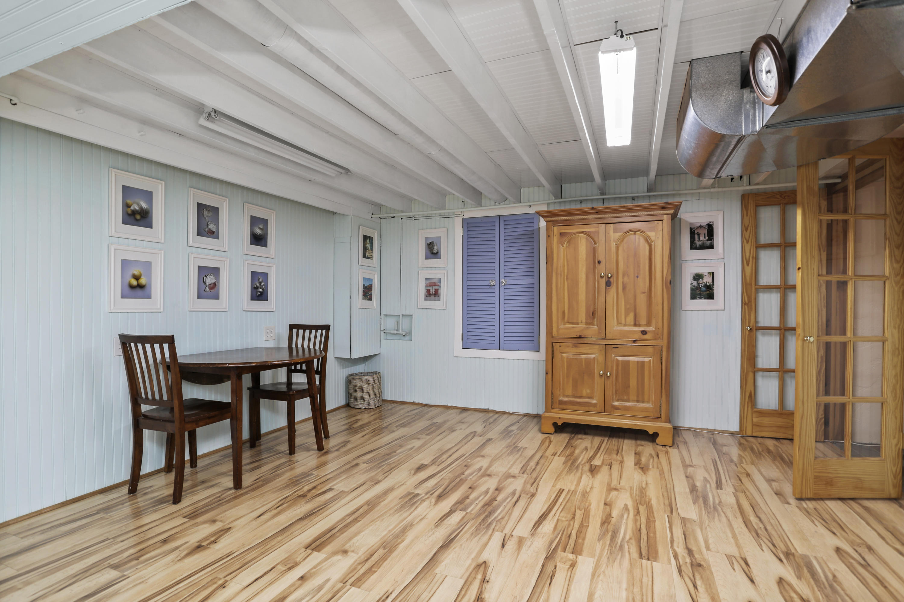 6 Echo Drive Darien, CT 06820 - Photo 25 of 37 a view of a livingroom with furniture and wooden floor