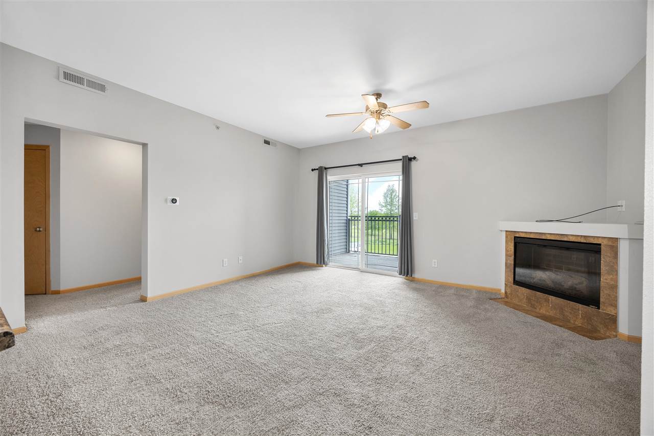 1092 Walnut Avenue, Unit 102 Riverside, IA 52327 - Photo 7 of 35 Gallery Image 7