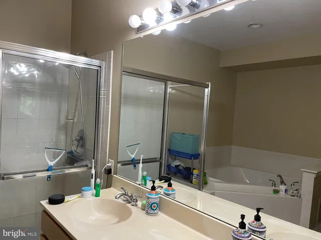 $4,200 | 46 Warwick Road, Princeton Junction, NJ 08550