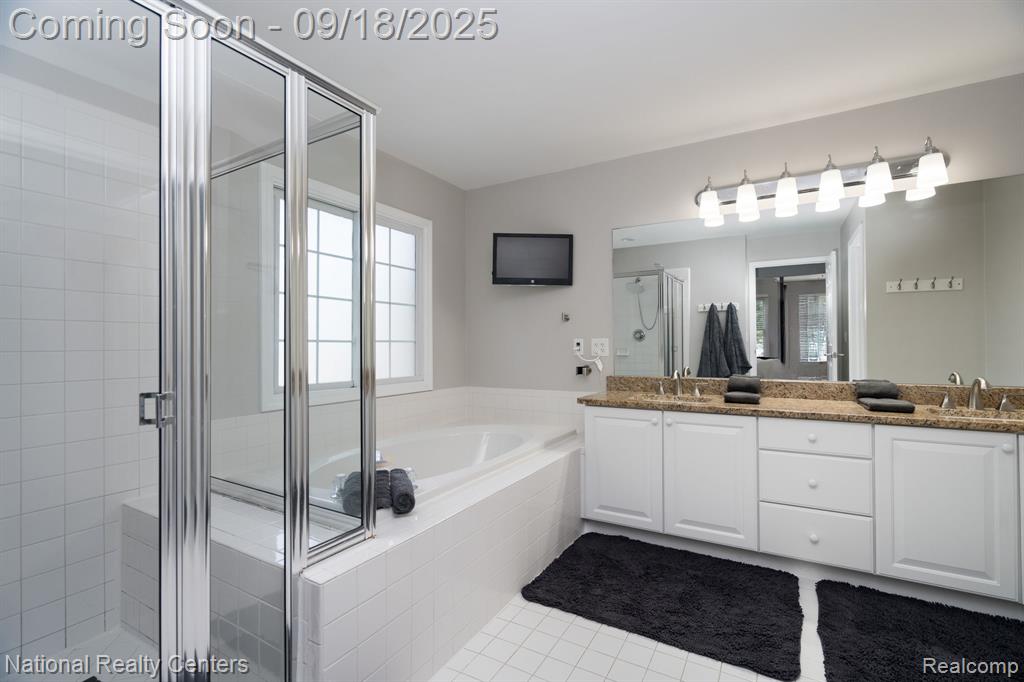 3851 Red Root Road Lake Orion, MI 48360 - Photo 31 of 53