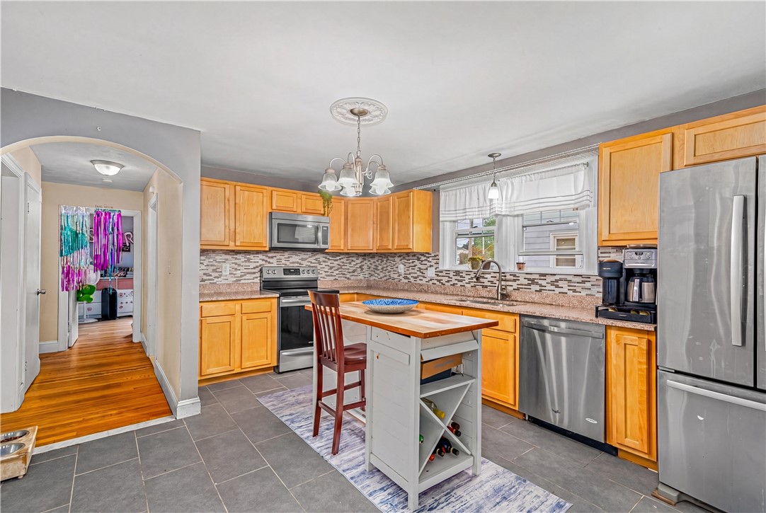 10 Booth Avenue Pawtucket, RI 02861 - Photo 9 of 48