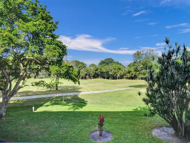 $2,400 | 9470 Tangerine Place, Unit 207, Davie, FL 33324