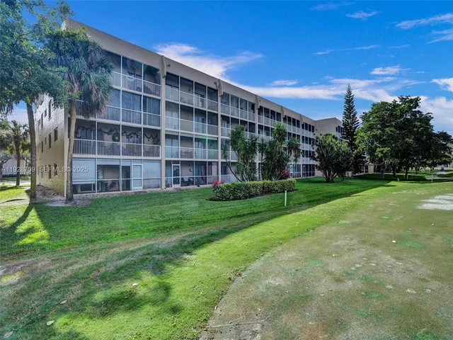 $2,400 | 9470 Tangerine Place, Unit 207, Davie, FL 33324